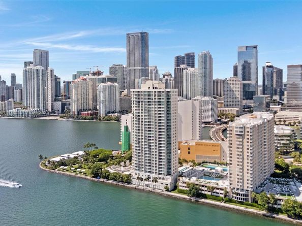 770 Claughton Island Dr 1712, Miami FL 33131