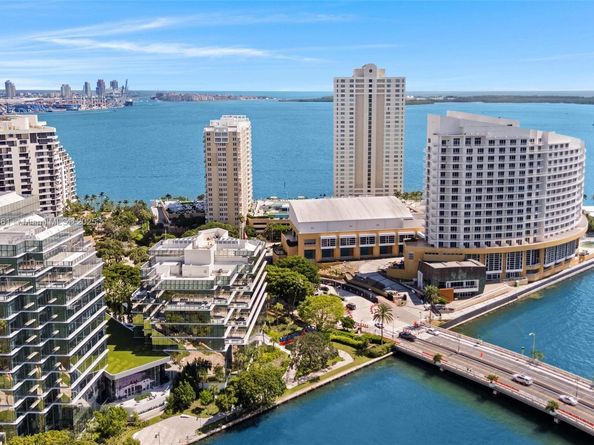 770 Claughton Island Dr 1712, Miami FL 33131