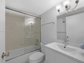 770 Claughton Island Dr 1712, Miami FL 33131