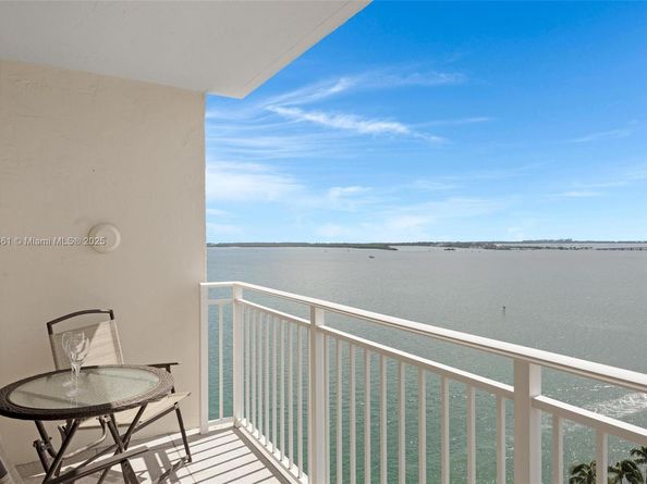 770 Claughton Island Dr 1712, Miami FL 33131