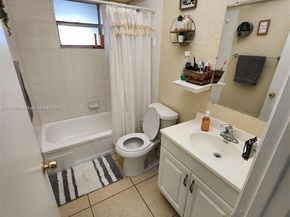 4835 NW 9th Dr 4835, Plantation FL 33317