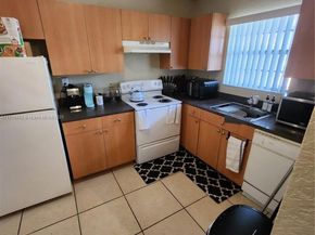 4835 NW 9th Dr 4835, Plantation FL 33317