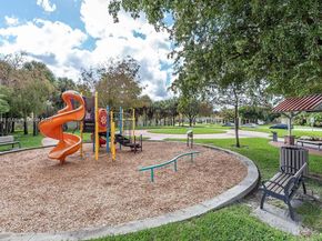 4835 NW 9th Dr 4835, Plantation FL 33317