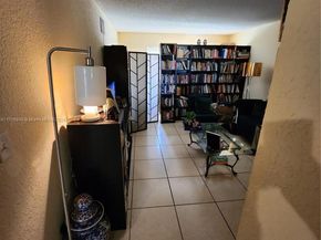 4835 NW 9th Dr 4835, Plantation FL 33317