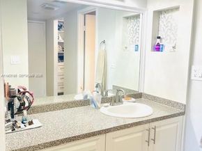 3675 N Country Club Dr 708, Aventura FL 33180