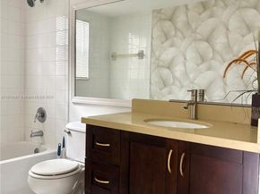 777 SW 111th Way 101, Pembroke Pines FL 33025