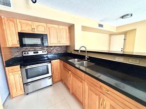 777 SW 111th Way 101, Pembroke Pines FL 33025