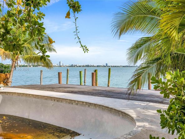 Undisclosed Address #A12001806, Miami Beach FL 33141