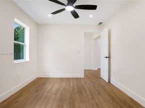 9161 NW 26th St, Sunrise FL 33322