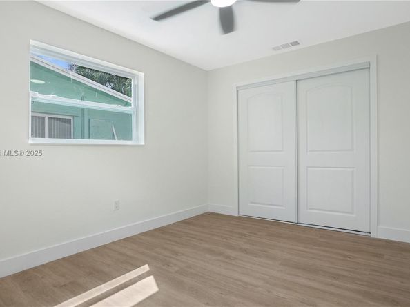 9161 NW 26th St, Sunrise FL 33322