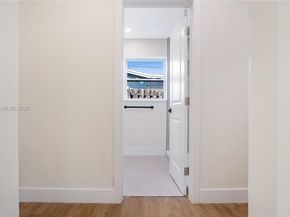9161 NW 26th St, Sunrise FL 33322