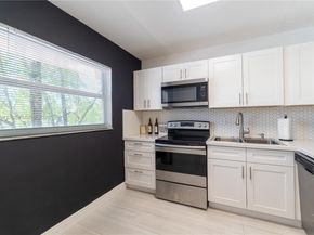 3900 NW 76th Ave 212, Sunrise FL 33351