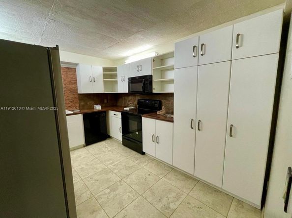 Undisclosed Address #A11912610, Weston FL 33326