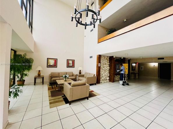 Undisclosed Address #A11912610, Weston FL 33326