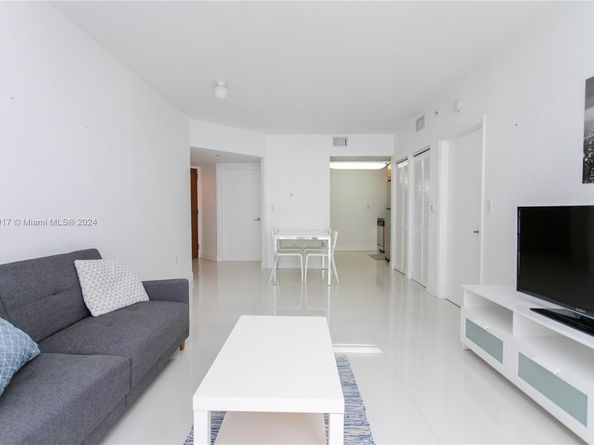 6365 Collins Ave 806, Miami Beach FL 33141