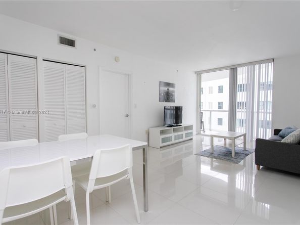 6365 Collins Ave 806, Miami Beach FL 33141