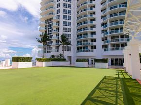 6365 Collins Ave 806, Miami Beach FL 33141