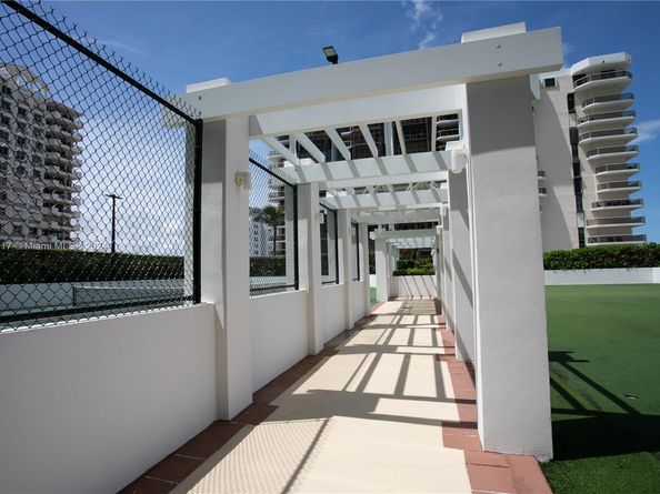 6365 Collins Ave 806, Miami Beach FL 33141