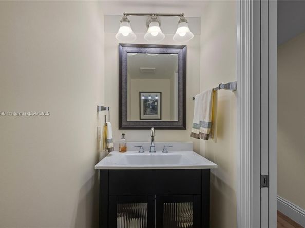 2600 Cardena St 2, Coral Gables FL 33134