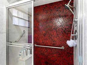 19265 E Saint Andrews Dr, Hialeah FL 33015