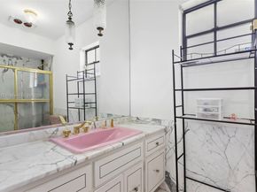 19265 E Saint Andrews Dr, Hialeah FL 33015