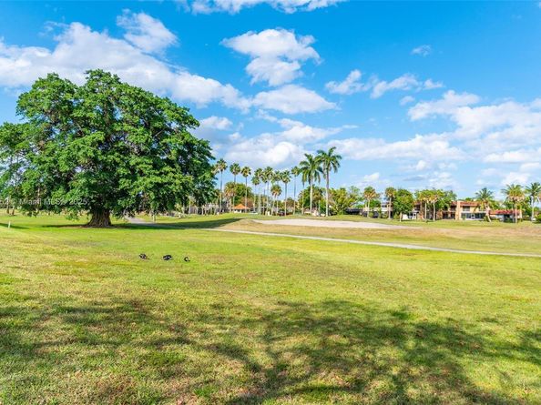 19265 E Saint Andrews Dr, Hialeah FL 33015