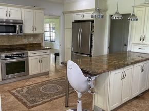 19265 E Saint Andrews Dr, Hialeah FL 33015