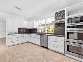 13820 SW 82nd Ave, Palmetto Bay FL 33158