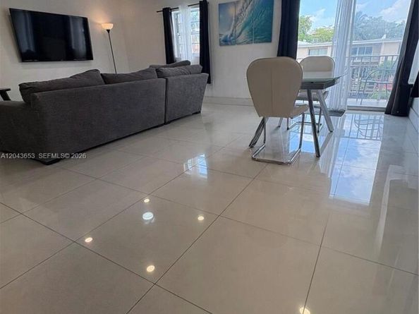 3862 NE 171st St C, North Miami Beach FL 33160