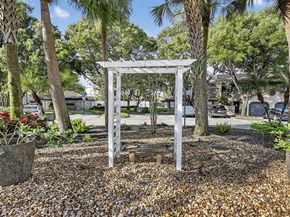 9012 Vineyard Lake Dr, Plantation FL 33324