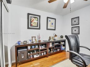 9012 Vineyard Lake Dr, Plantation FL 33324