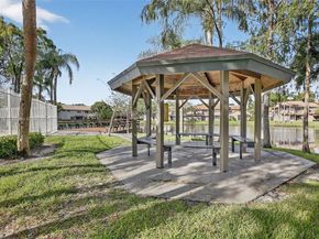 9012 Vineyard Lake Dr, Plantation FL 33324