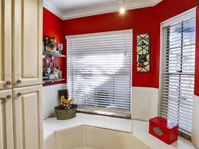 9012 Vineyard Lake Dr, Plantation FL 33324