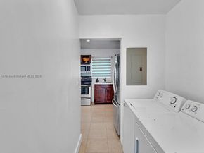 1530 N 56th Ave, Hollywood FL 33021