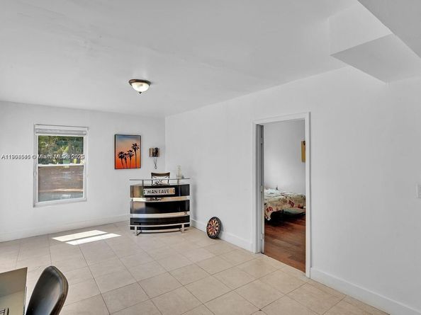 1530 N 56th Ave, Hollywood FL 33021