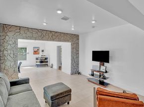 1530 N 56th Ave, Hollywood FL 33021