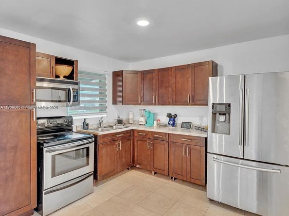 1530 N 56th Ave, Hollywood FL 33021