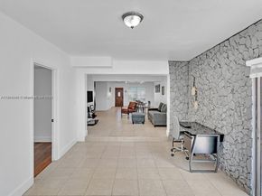 1530 N 56th Ave, Hollywood FL 33021