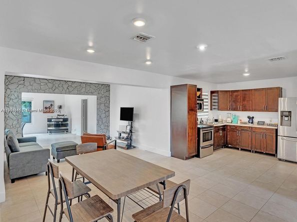 1530 N 56th Ave, Hollywood FL 33021