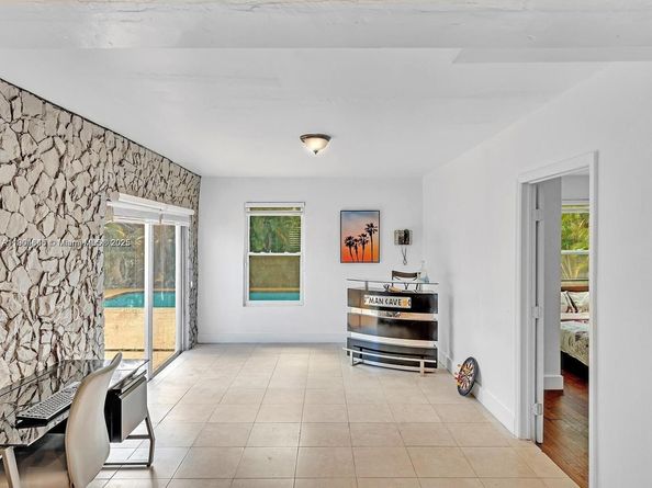 1530 N 56th Ave, Hollywood FL 33021