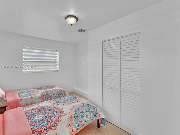 1530 N 56th Ave, Hollywood FL 33021