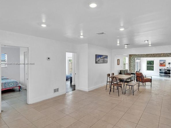 1530 N 56th Ave, Hollywood FL 33021