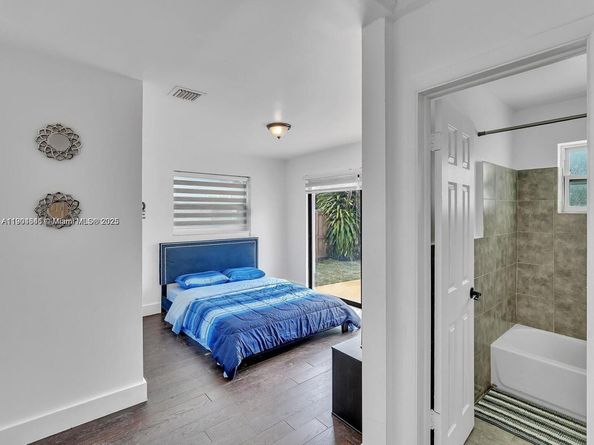 1530 N 56th Ave, Hollywood FL 33021