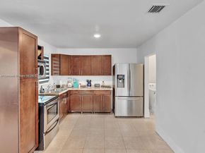 1530 N 56th Ave, Hollywood FL 33021