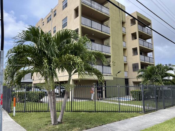 1312 NW 4th St 501, Miami FL 33125