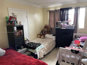 1312 NW 4th St