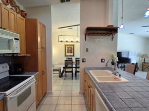 5 Rogart Cir, Boynton Beach FL 33426