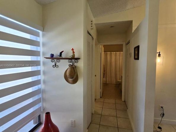 5 Rogart Cir, Boynton Beach FL 33426