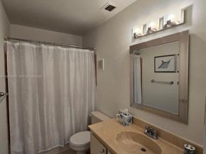 5 Rogart Cir, Boynton Beach FL 33426