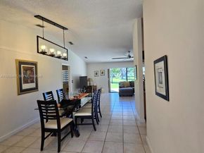 5 Rogart Cir, Boynton Beach FL 33426